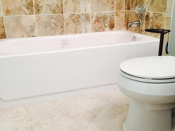 beutiful master bath tiile