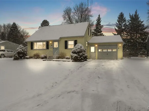 142 Manning Dr, North Syracuse, NY 13212