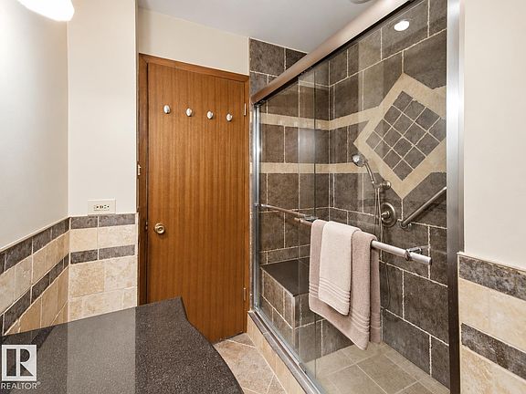 4th image of 1006 Lueders Cres