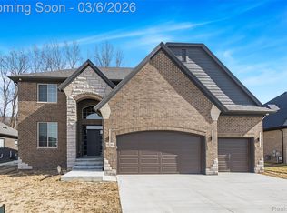 50766 Mistwood Dr, Macomb, MI 48042