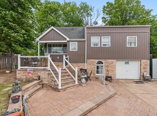 251 Arlington Dr, Fords, NJ 08863
