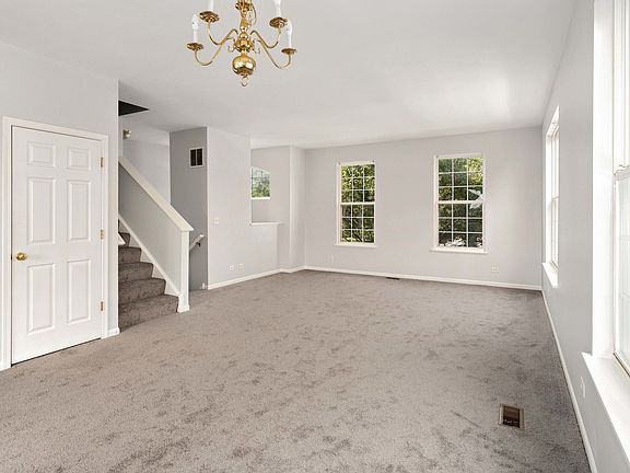 3rd image of 1621 Edinburgh Dr #116-1