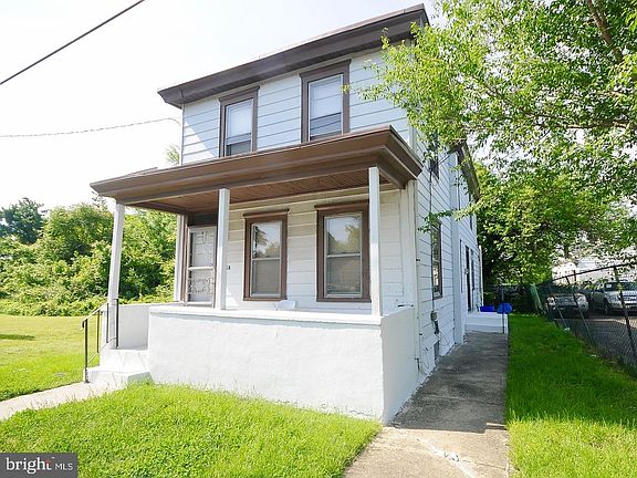 4th image of 13 Courtland St