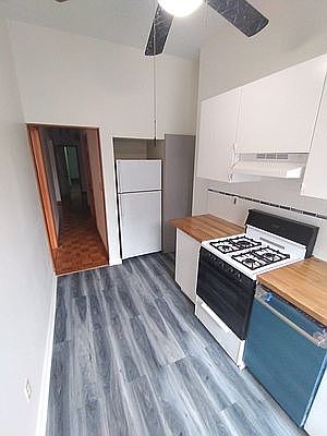 2nd image of 152 Kent St APT 2