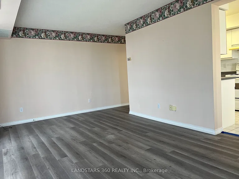 18 Hillcrest Ave #902 — Photo 3