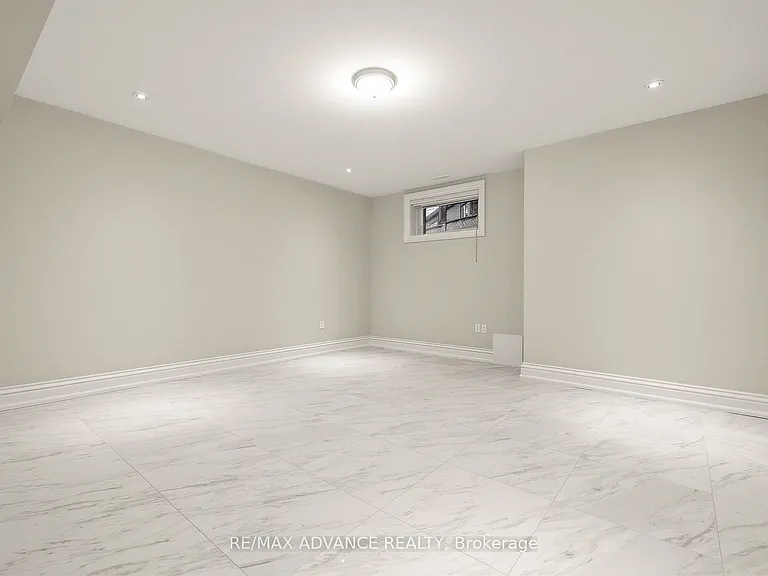 5 Lloydminster Cres — Photo 44