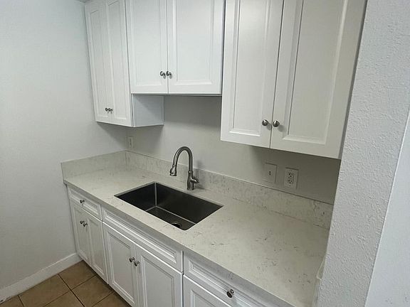 4th image of 4026 Arizona St APT 2