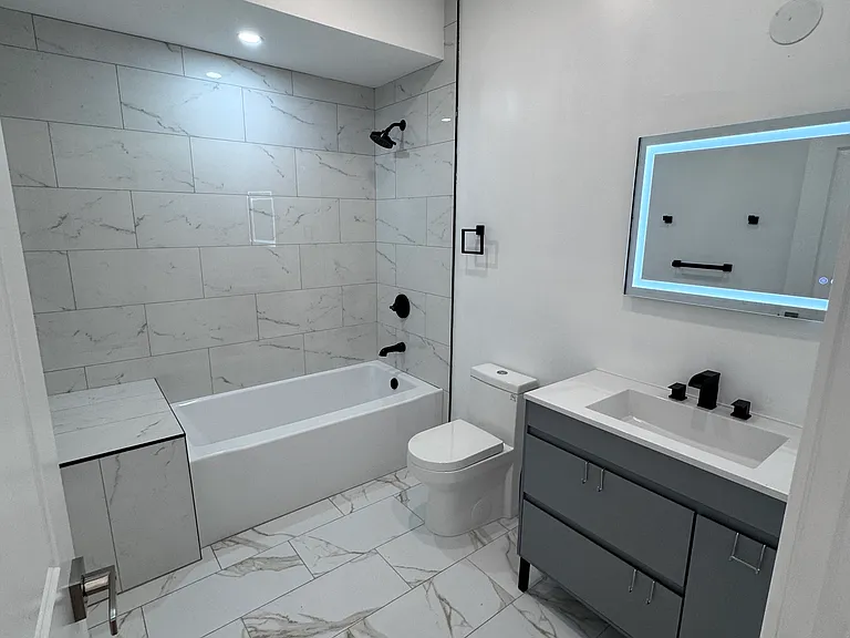 647 N 16th St #2 — Photo 3
