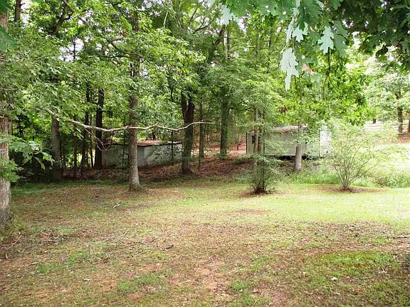 4th image of 1149 Hilldale Dr