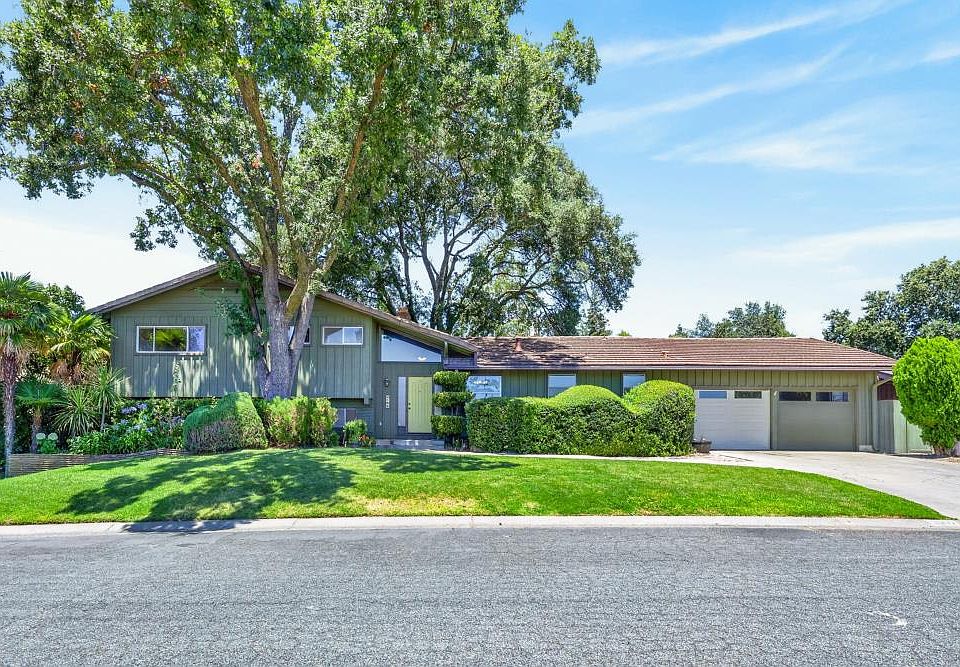 1st image of 4109 Brookhill Dr