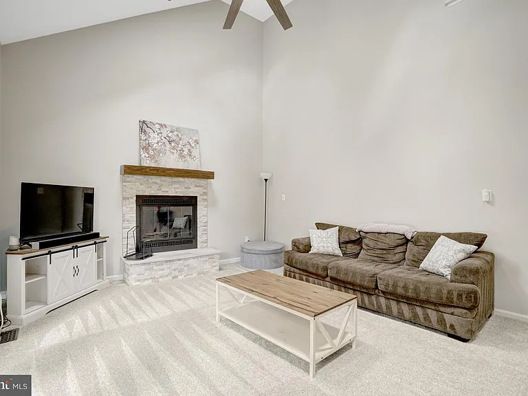 7729 Silver Sage Ct — Photo 31