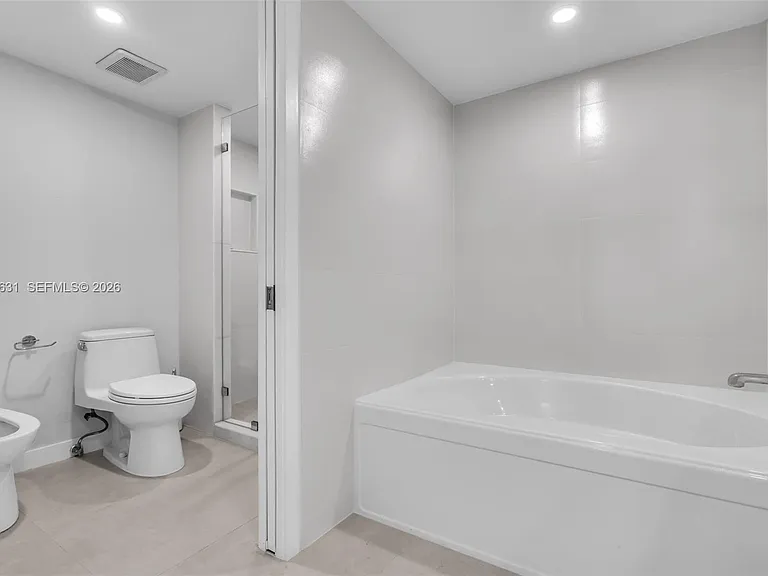 251 Crandon Blvd #1037 — Photo 32