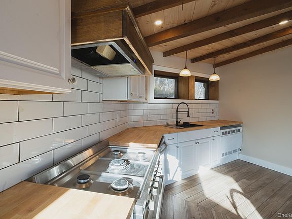 5th image of 15 Deans Road