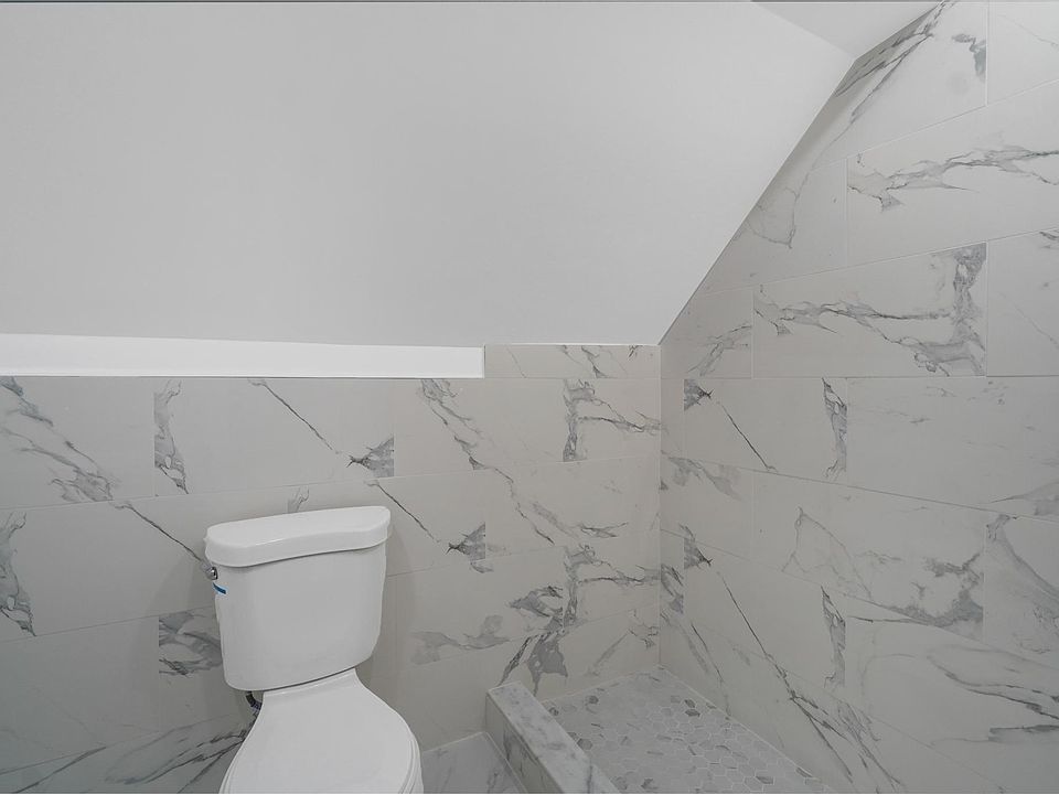 1st image of 865 Quincy Ave #B