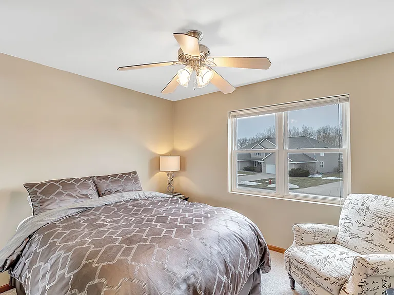 2086 River Point Ct — Photo 3