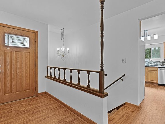 5th image of 2394 Cedarcrest Dr NE