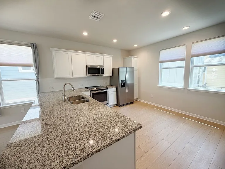 2161 Hofstaat Dr — Photo 27
