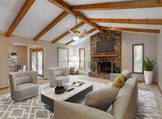 101 Web Pl, Mills River, NC 28759