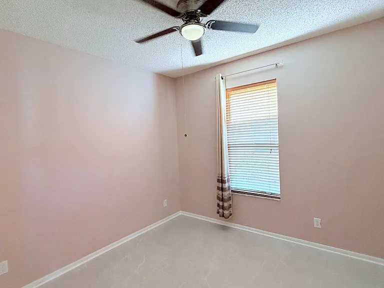 4712 Mapletree Loop — Photo 32