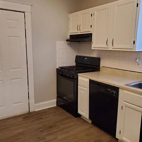 2411 Wallis Ave — Photo 3