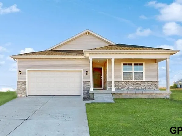 5406 Fenwick St, Bellevue, NE 68133