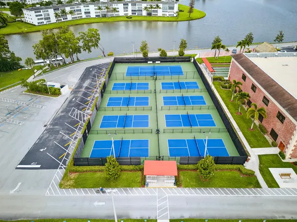 50 Suffolk B #50, Boca Raton, FL 33434