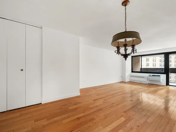 100 Beekman Street image 1 of 7