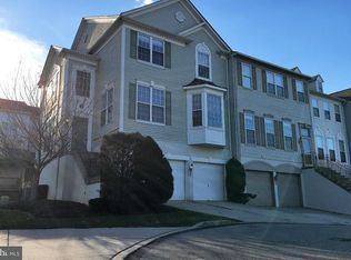 8 Almond Ct, Lafayette Hill, PA 19444