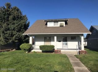 608 S 12th Ave, Yakima, WA 98902