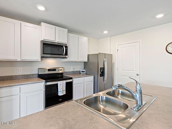 2nd image of 2233 Emerald Avenue