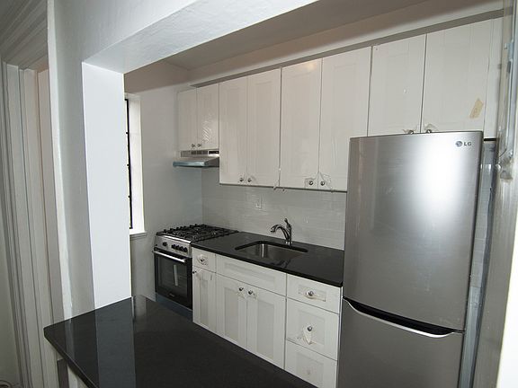 2nd image of 10 Park Ave #10G