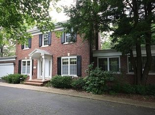 5724 N Prospect Rd, Peoria, IL 61614