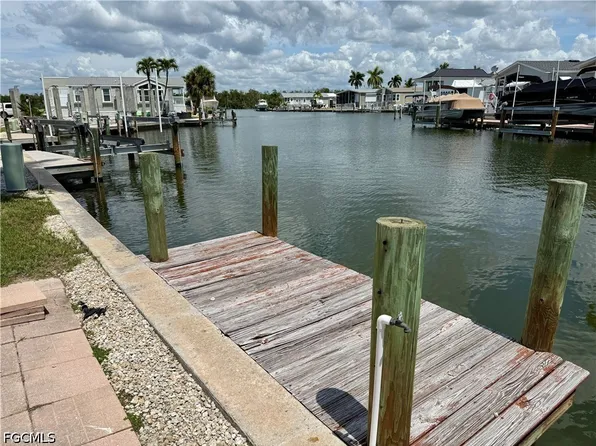 52 Doubloon Way, Fort Myers Beach, FL 33931