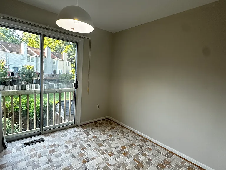 2558 Ambling Cir — Photo 6
