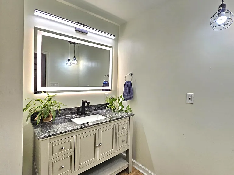306 Avenue B — Photo 10