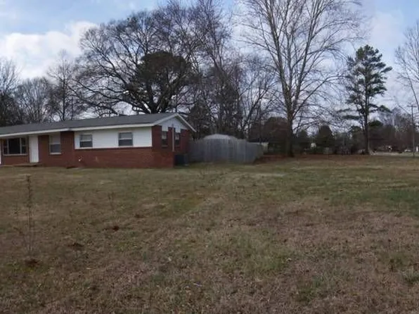 504 Nell St SW, Decatur, AL 35601