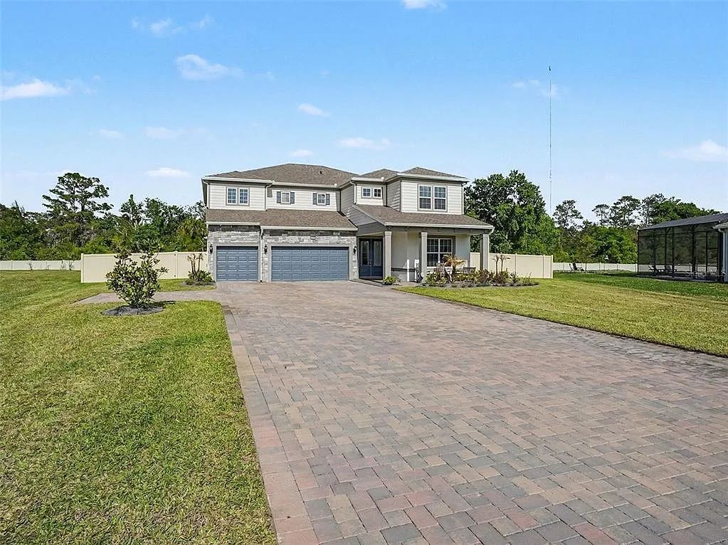 5 bed, 4.5 bath, 4359 sqft, $4,795 — Photo 4