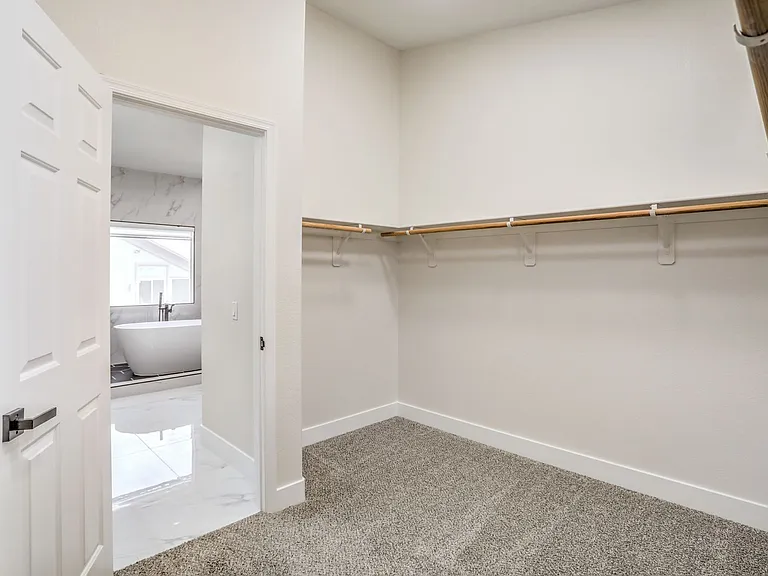 8910 Minsk Ct — Photo 26