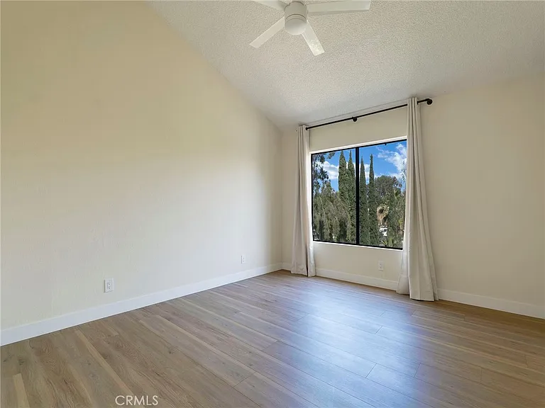 5214 Calatrana Dr — Photo 27