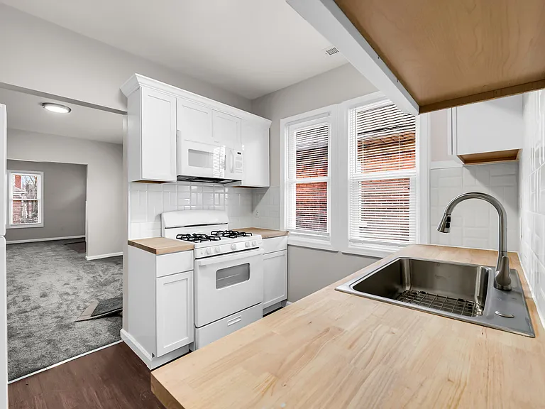 3304 Clairmount St #1B — Photo 3