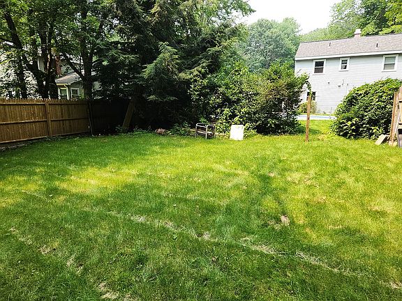 5th image of 9 Huntwood Dr