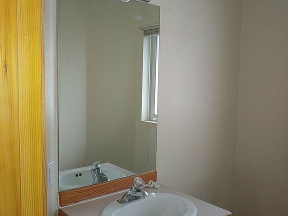 5th image of 2422 55th St APT B