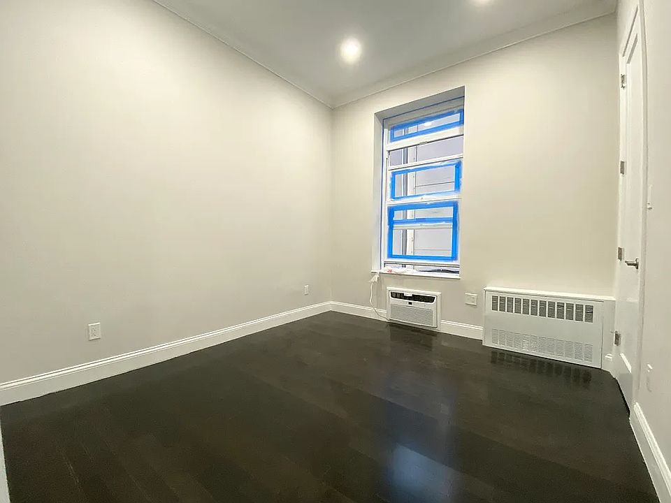 2nd image of 226 W 78th St APT 1D
