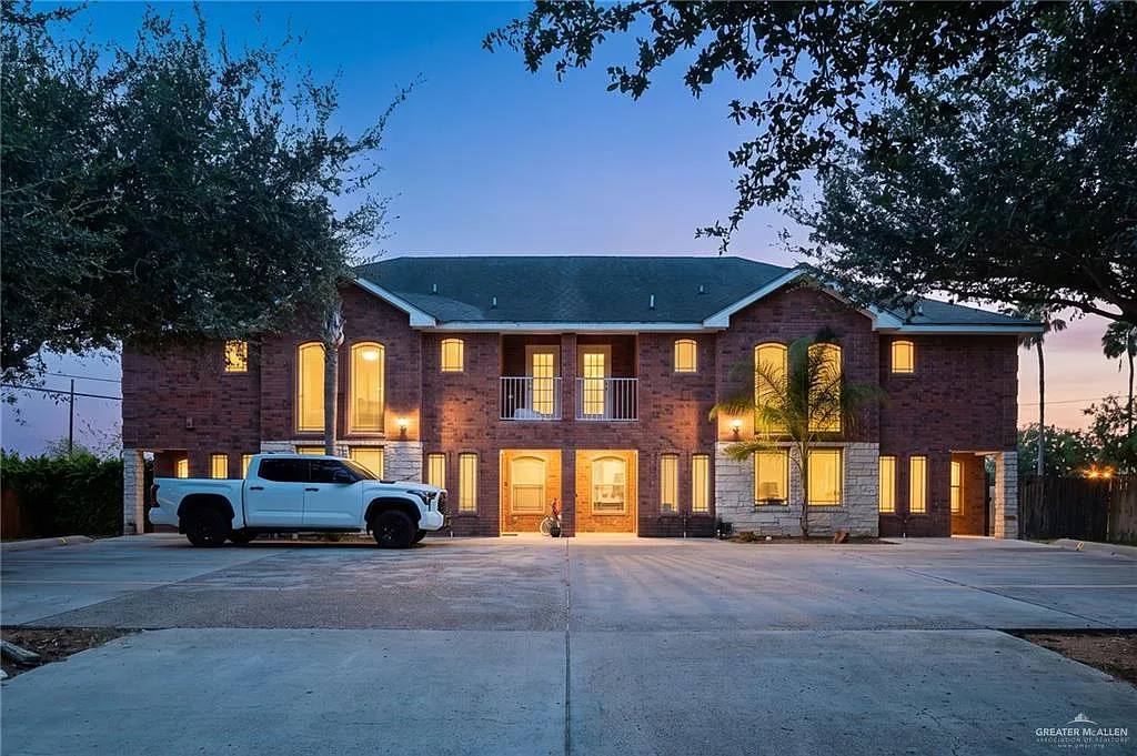 3 bed, 2.5 bath, 1272 sqft, $1,275 — Photo 1