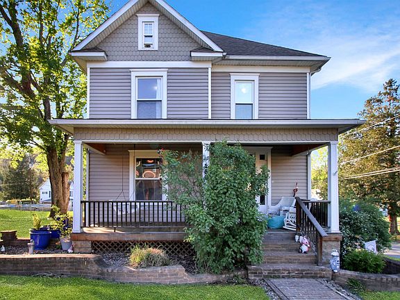 2nd image of 156 Arbutus Dr