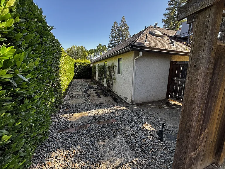 961 E Richmond Ave — Photo 5