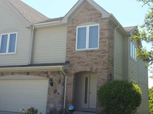 215 Taylor Ct, Buffalo Grove, IL 60089