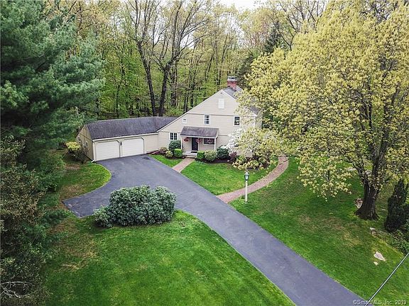 3rd image of 137 Farmcliff Dr