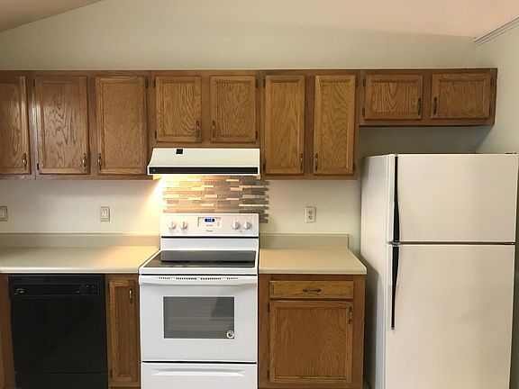 4th image of 3326 N Barrett St #B