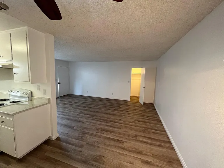 Beachwood Village Apartments — Photo 56